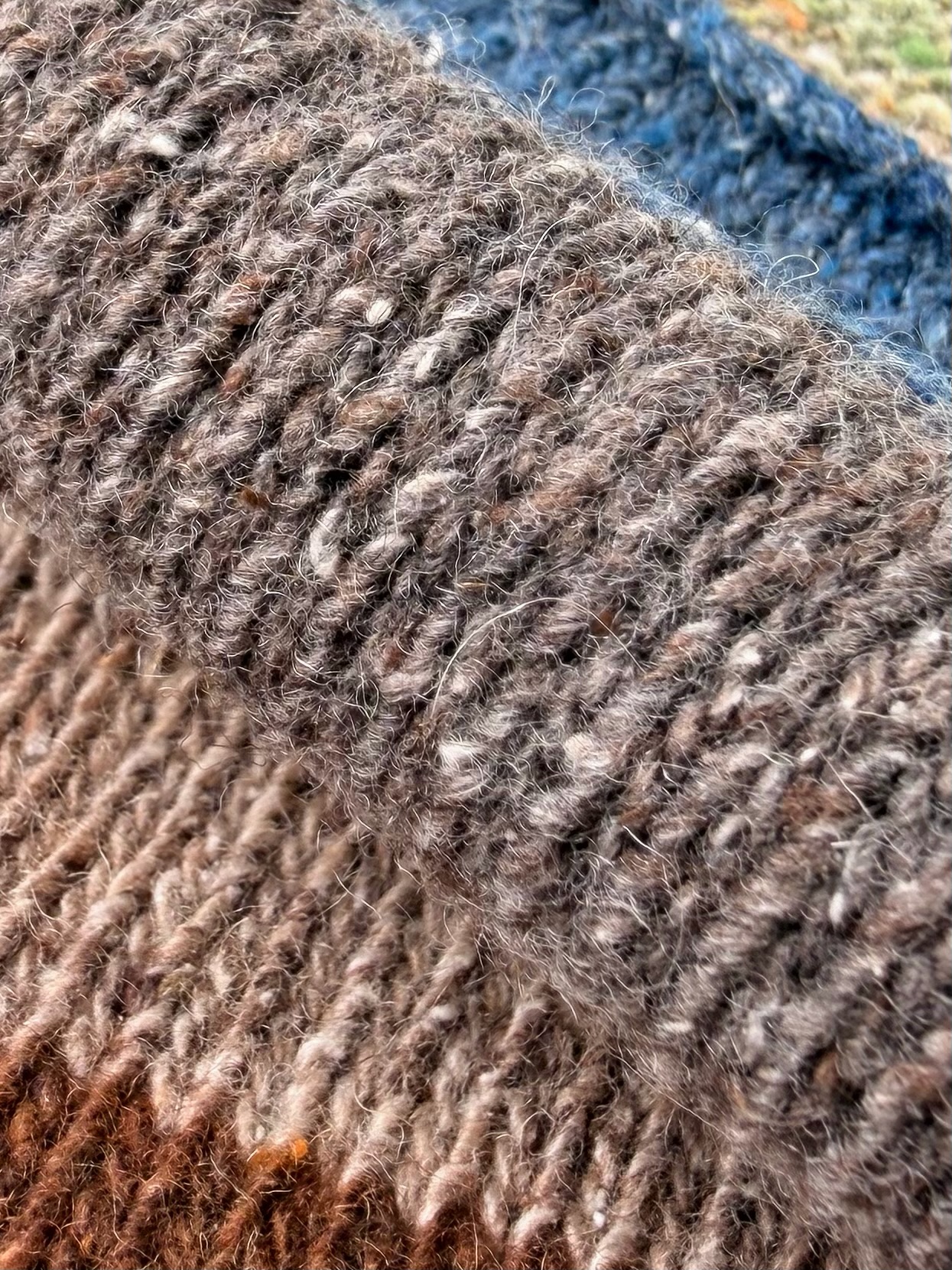 Zimpfer Wolle Selezione Art. Cardiff Tweed Nm 1/10500 – Merino Seide Garn col. Taupe foto 3